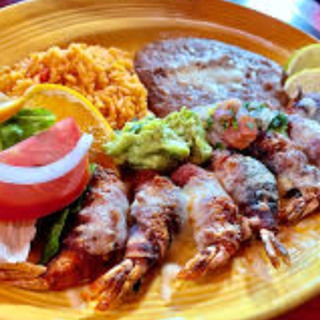 Camarones Con Tocino.